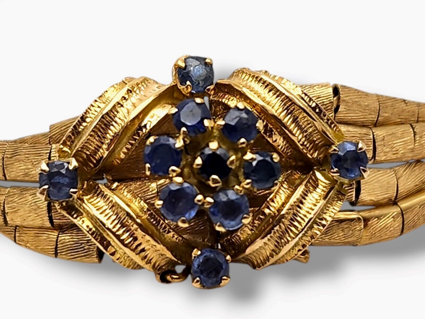 Rare Lovely Vintage 18K Gold Bracelet embezzled with Sapphires   29 Grams