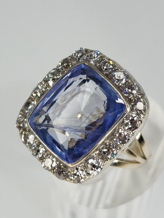 14k Yellow gold, Cushion Blue Natural Sapphire Ring (Sri Lanka) 8.50 c