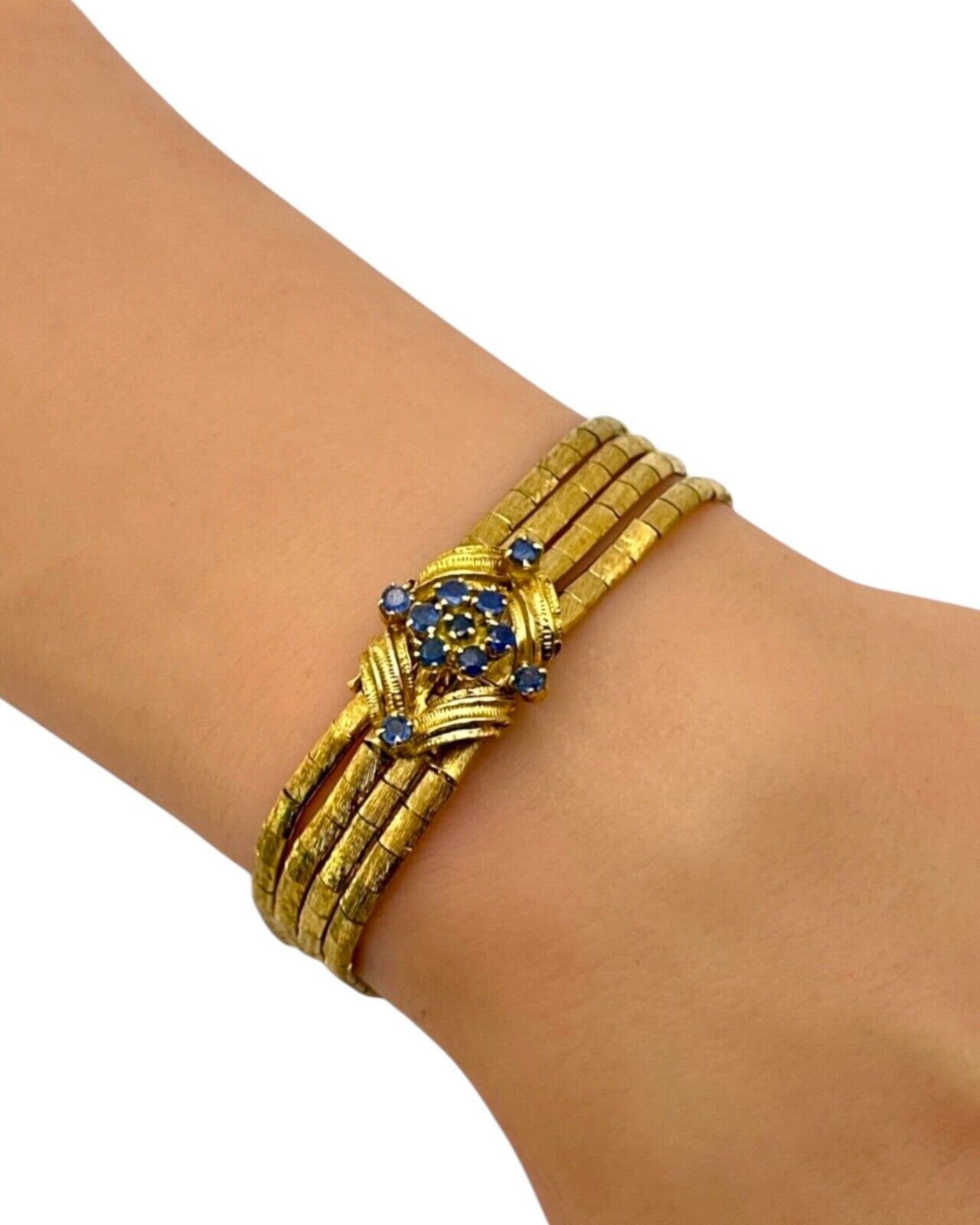 Rare Lovely Vintage 18K Gold Bracelet embezzled with Sapphires   29 Grams