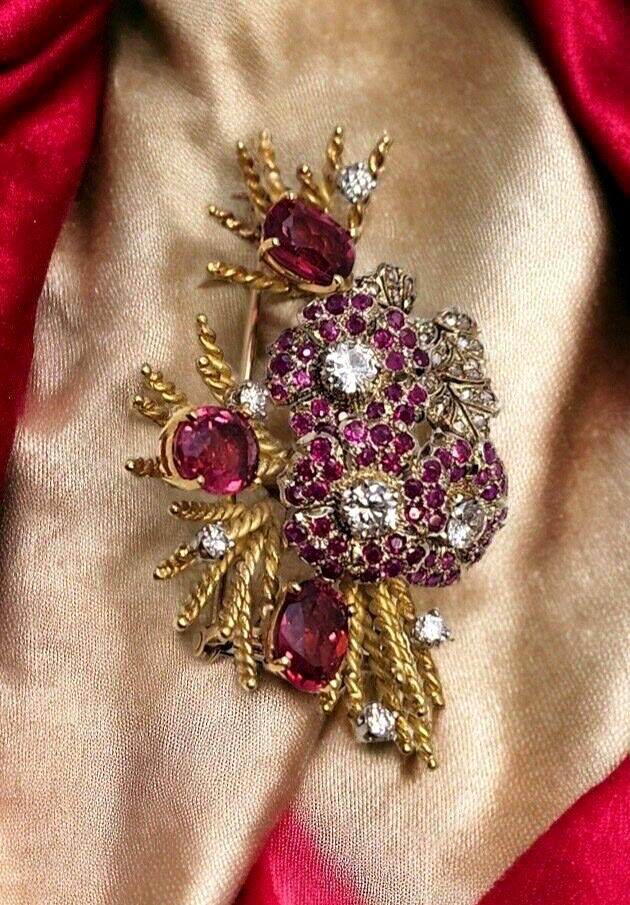 Vintage 18k Gold Ruby Diamond Brooch Gold 18k, Diamonds and Ruby