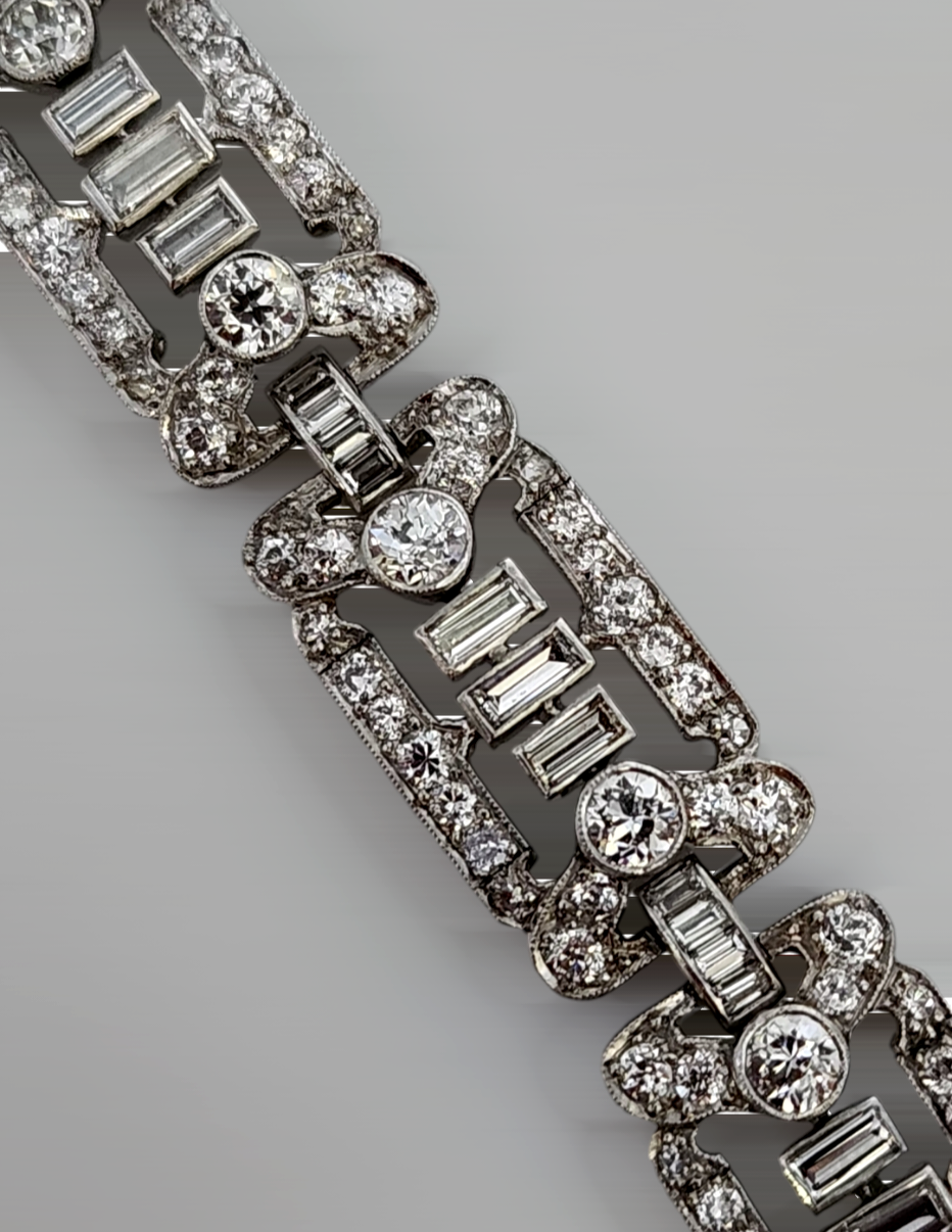 Gorgeous Art Deco Platinium Diamond  Bracelet  7 Carats Diamonds