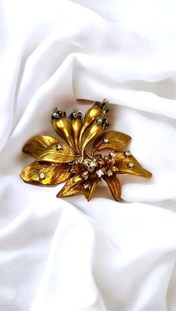 Amazing Vintage 18k Gold and Diamond Brooch