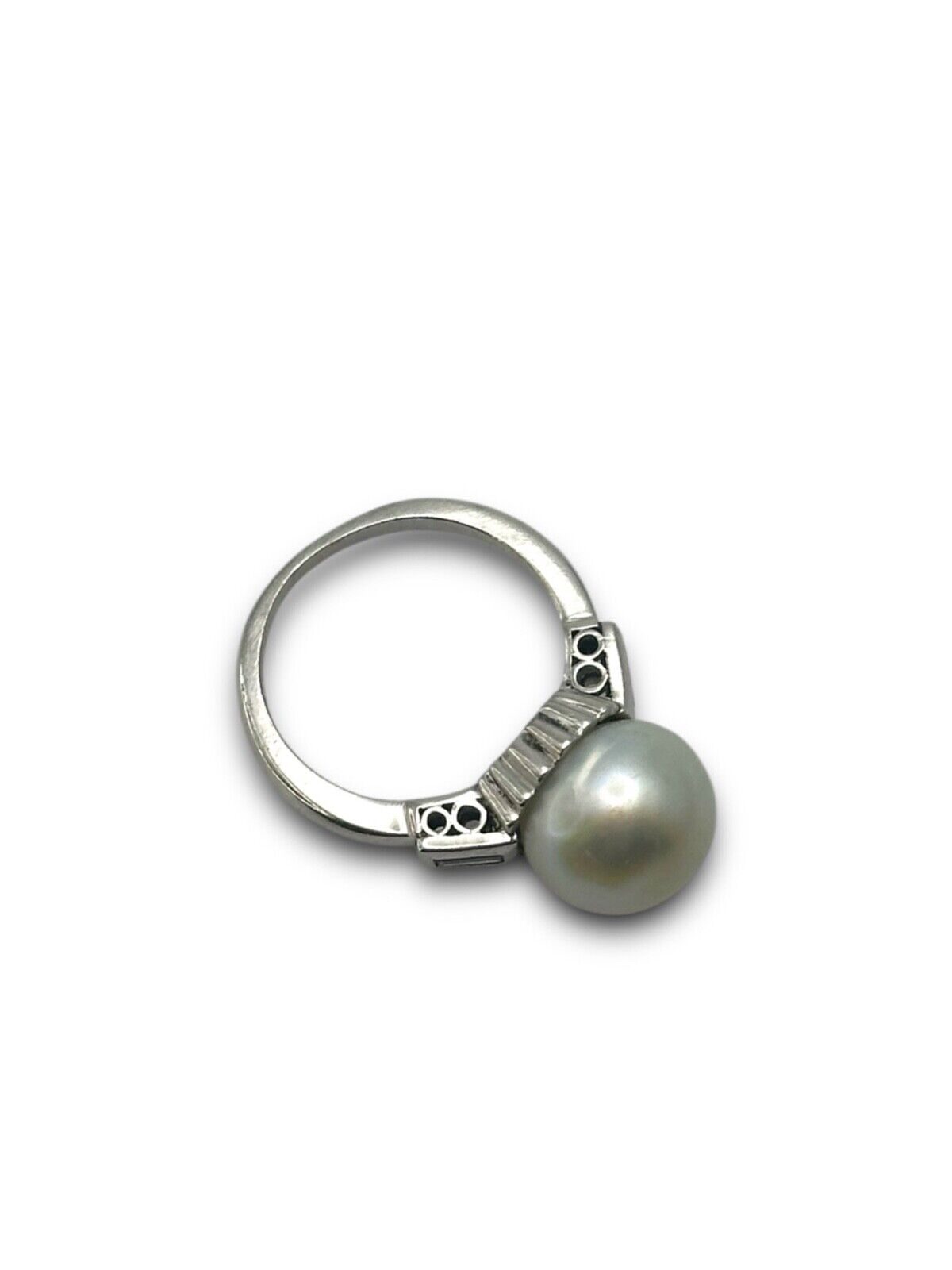 Gorgeous Platinum  Vintage Ring with a Large Pearl and 2 Surrounding Diamonds