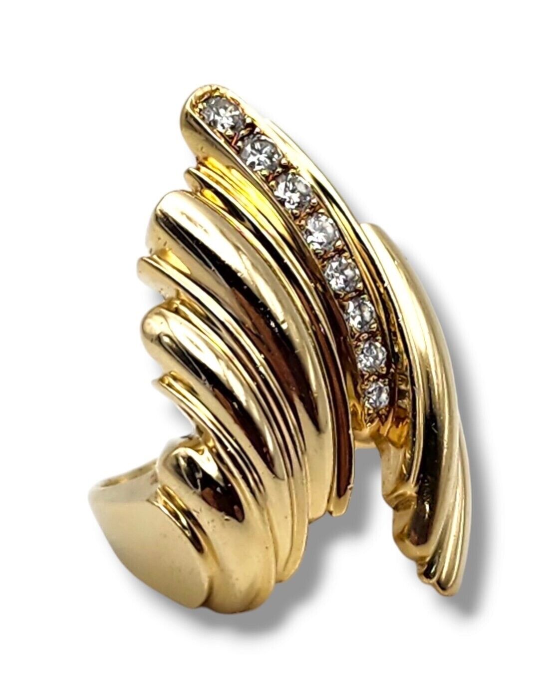 18K Yellow Gold Ring with Diamonds  Diamonds: 8 Round Diamonds, Total 0.34 Carat