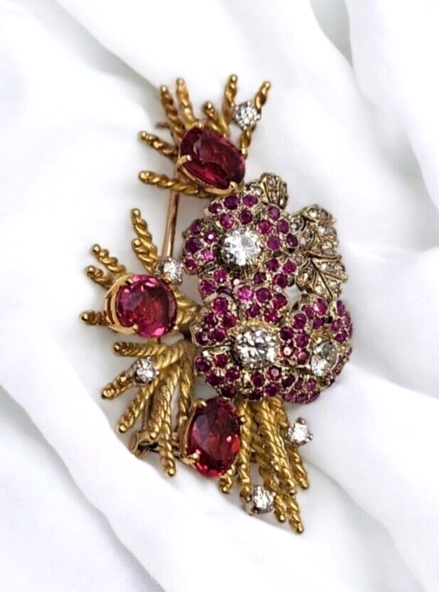 Vintage 18k Gold Ruby Diamond Brooch Gold 18k, Diamonds and Ruby