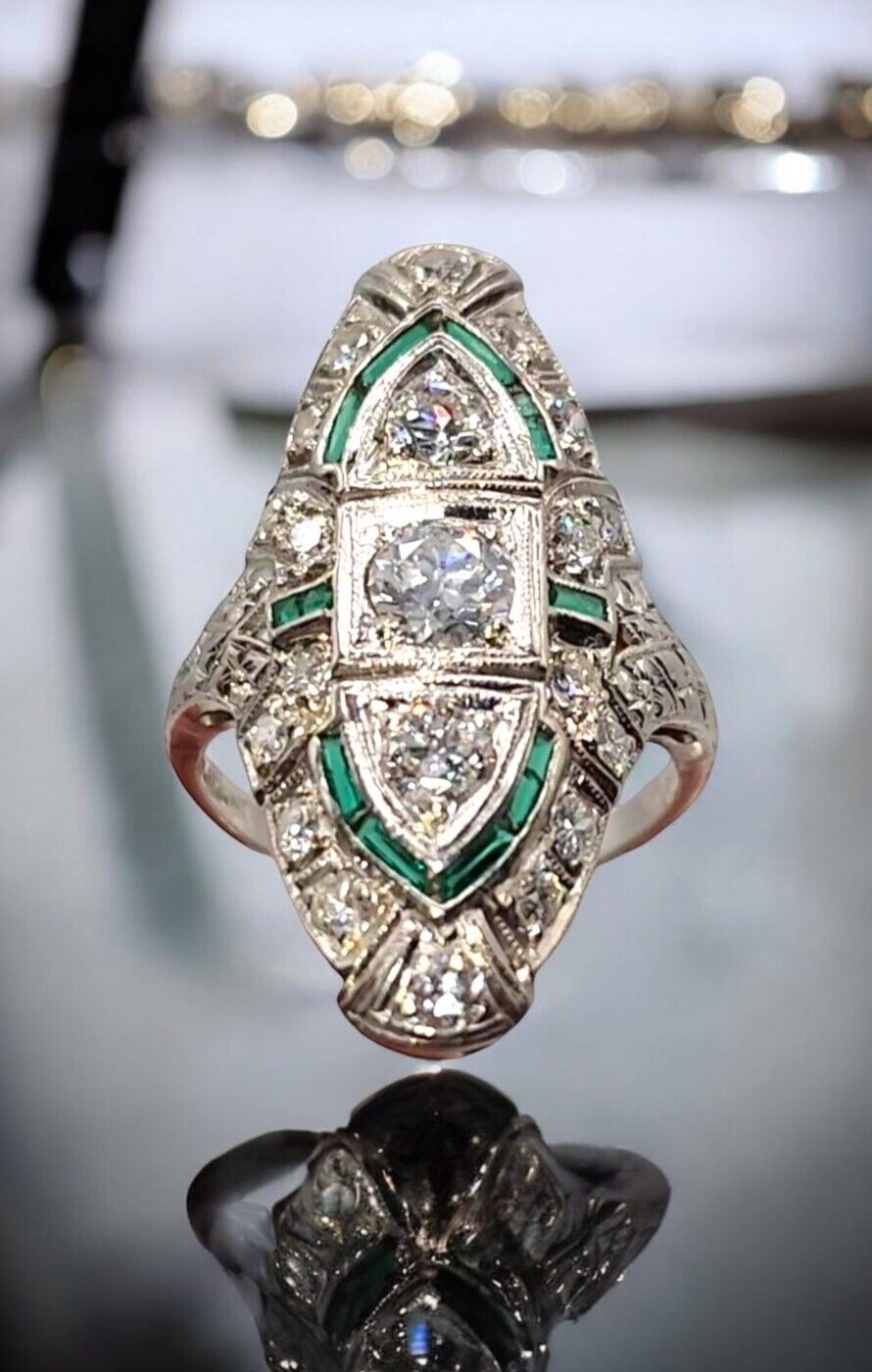 Art Deco 1930 Cocktail Ring In Platinum with 1.42 Carats Diamonds and Emerald