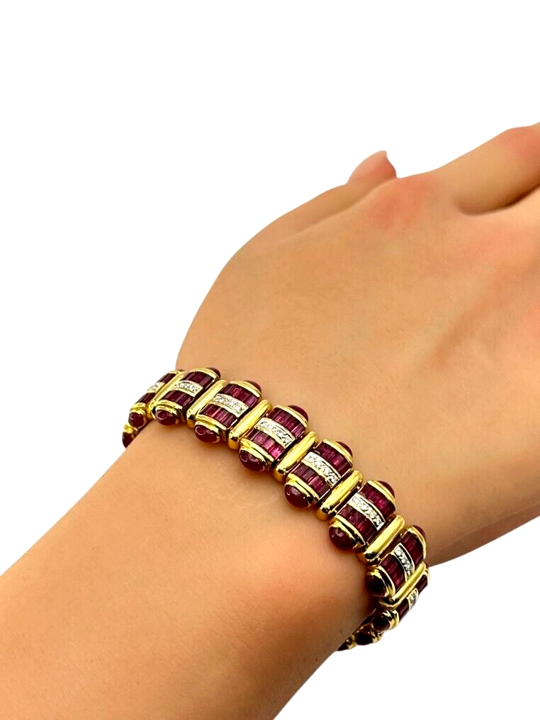 Amazing Vintage 18K Gold Bracelet with Diamonds and Rubies 17.0 Carats