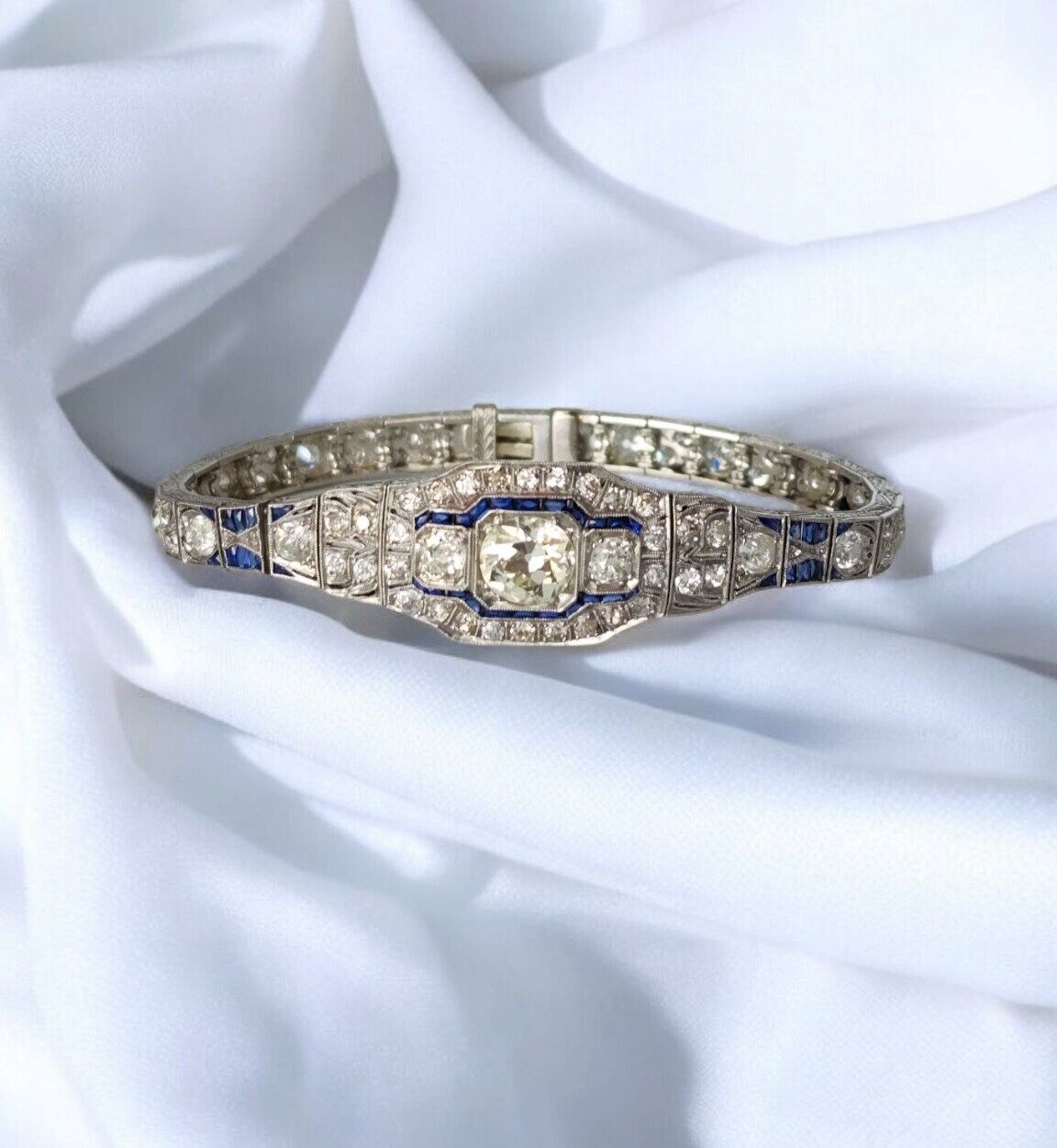 Gorgeous Rare Art Deco Platinum 6.39 Carats Diamond Bracelet Circa 1930