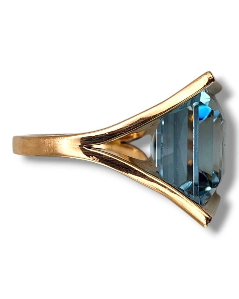 Gorgeous Large 14K  Yellow Gold & Large Aquamarine Women's Ring