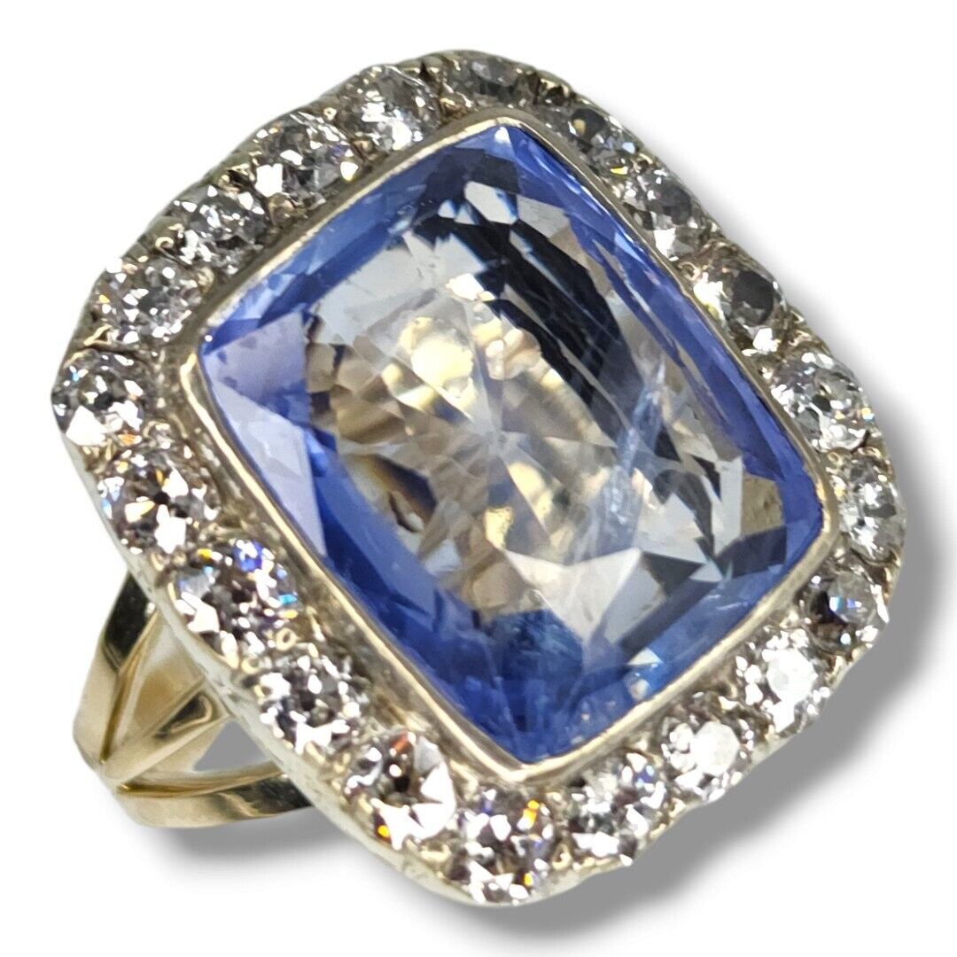 14k Yellow gold, Cushion Blue Natural Sapphire Ring (Sri Lanka) 8.50 c