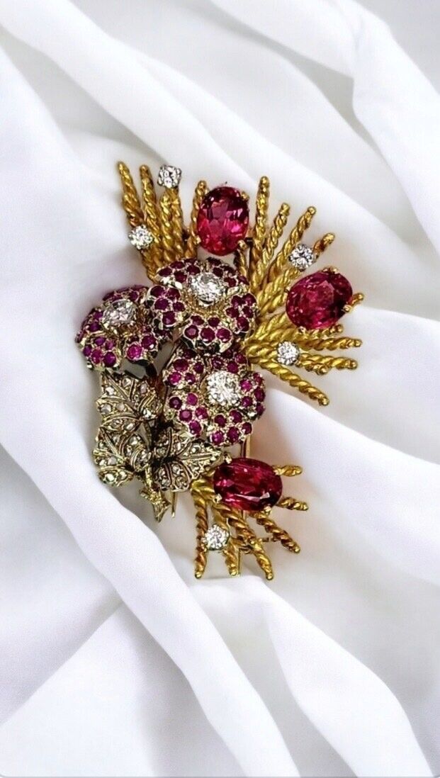 Vintage 18k Gold Ruby Diamond Brooch Gold 18k, Diamonds and Ruby