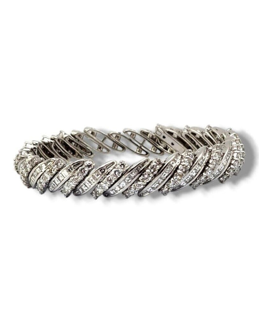 Gorgeous 18K White Gold & Diamonds Bracelet